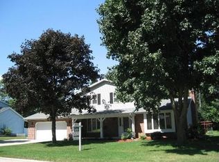 1652 Ledvina St, Green Bay, WI 54313