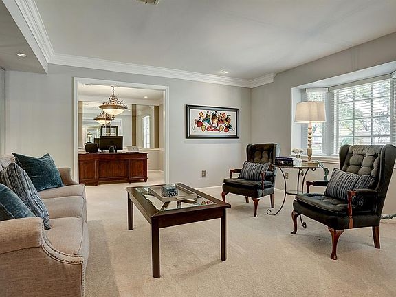 3rd image of 7803 Dashwood Dr