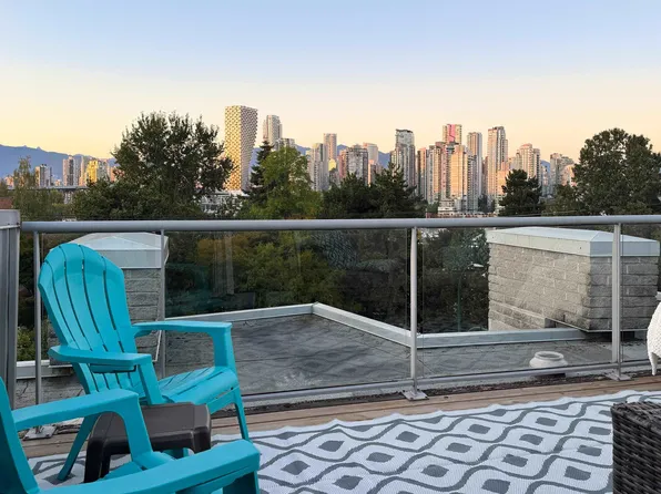 1250 W 6th Ave #9, Vancouver, BC V6H 1A5