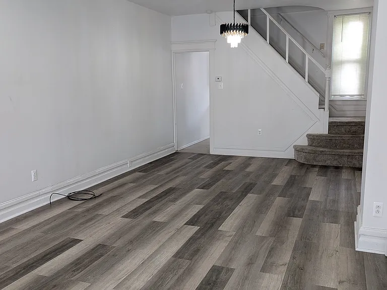 6 E Lawton St — Photo 5