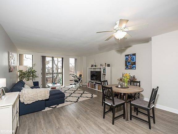 4th image of 1660 N Lasalle St #308