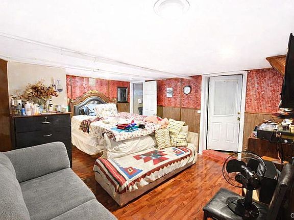 5th image of 17915 Selover Rd