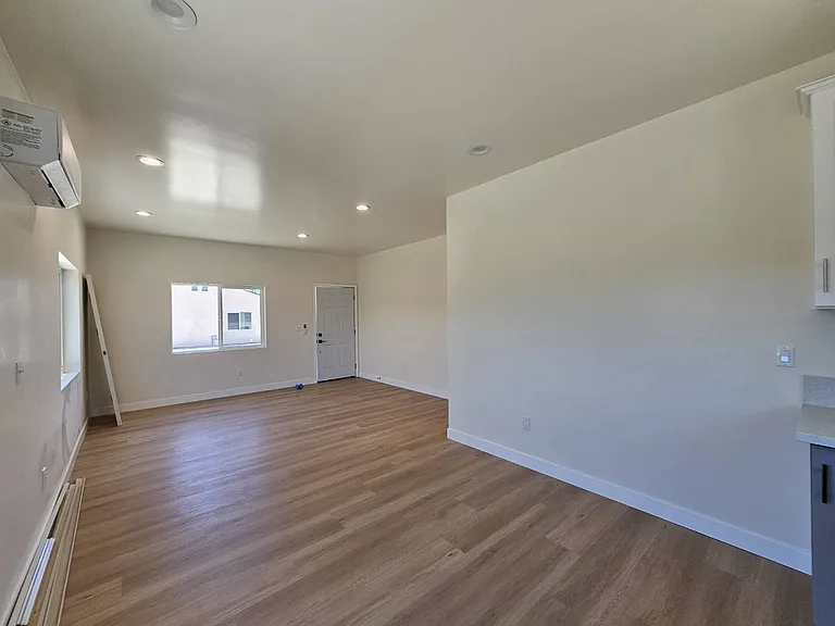 11821 Pipeline Ave #2 — Photo 7