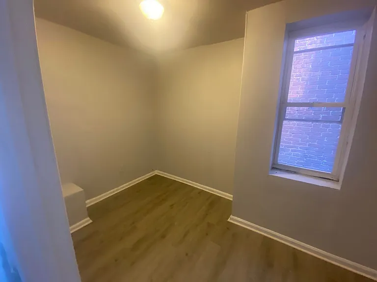 2572 McCulloh St — Photo 8