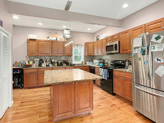 2nd image of 89 Plymouth St #2