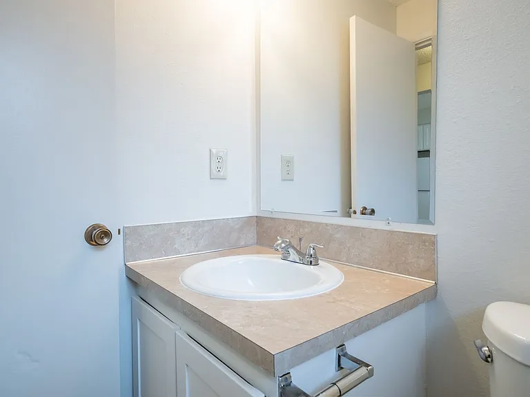 Tamara Manor — Photo 34