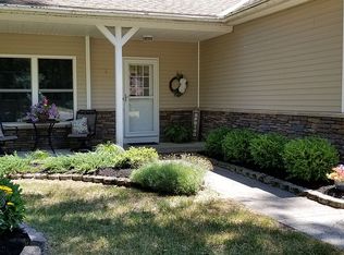 63 Algonquin Rd, Clifton Park, NY 12065