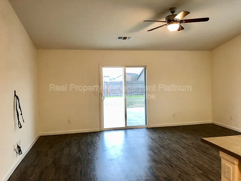5886 E Fillmore Ave — Photo 5
