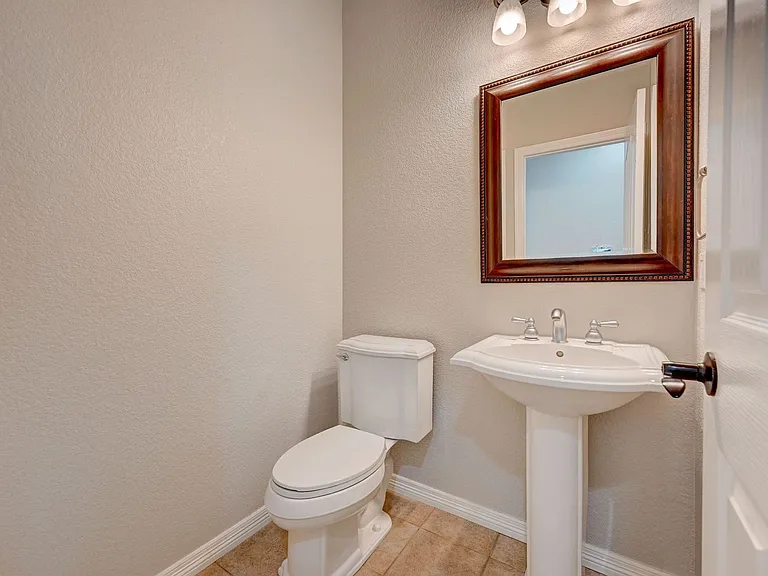 22848 E Euclid Cir — Photo 7