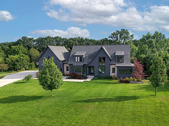 2nd image of 5869 Montreux Hills Dr Ne