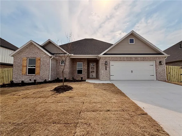 647 Primitivo Ave, Tontitown, AR 72762