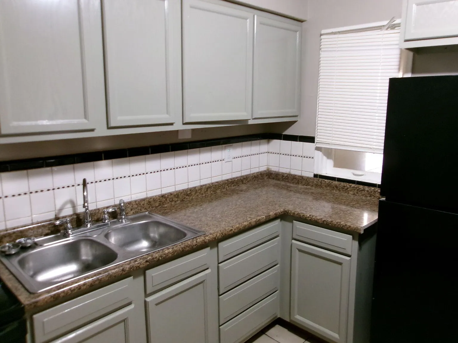 3 bed, 2.0 bath, $1,425 — Photo 4