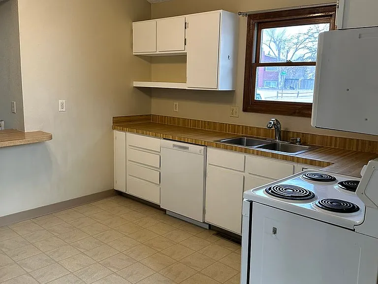 4412 Ontario Ave — Photo 9