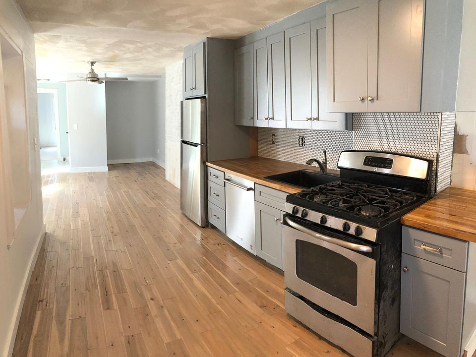 New Kitchen with new appliances Gas Stove