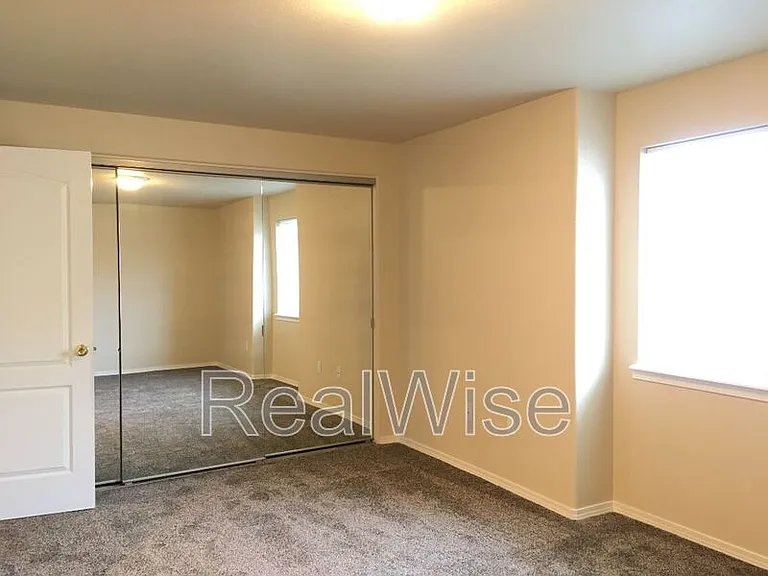2621 NW Cedar Ave #4 — Photo 16