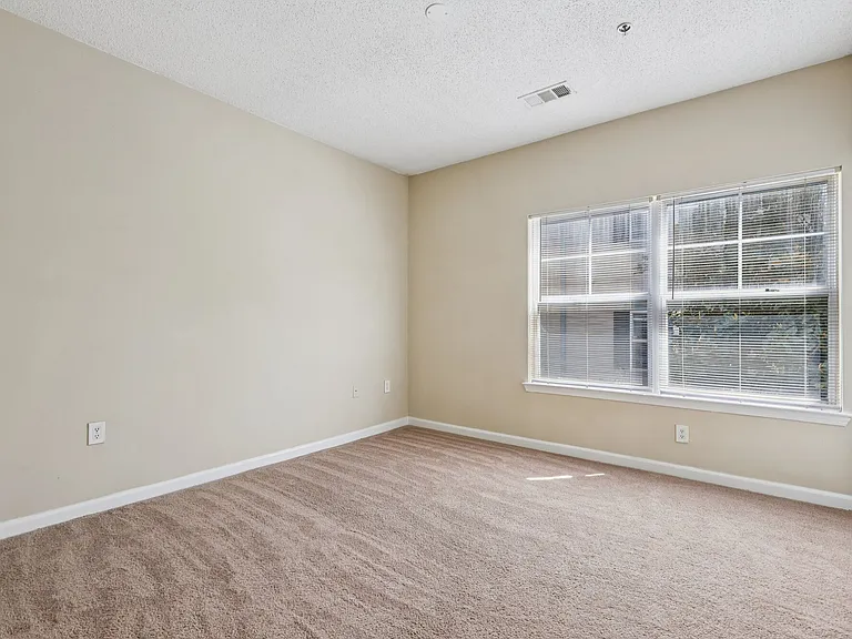 Brookside Park Apartments — Photo 61