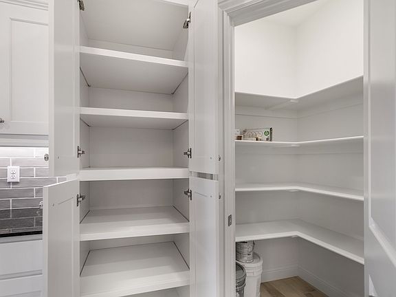 5th image of 500 Piper Ln
