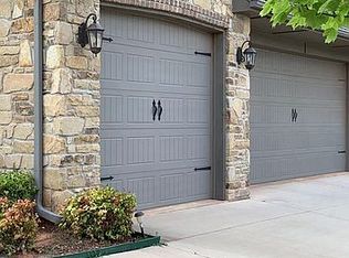 2805 SE 9th St, Moore, OK 73160