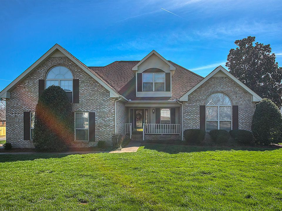 1st image of 595 Bradford Dr