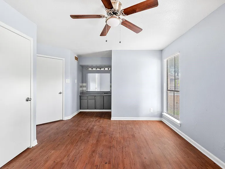 7200 T C Jester Blvd #1004 — Photo 20