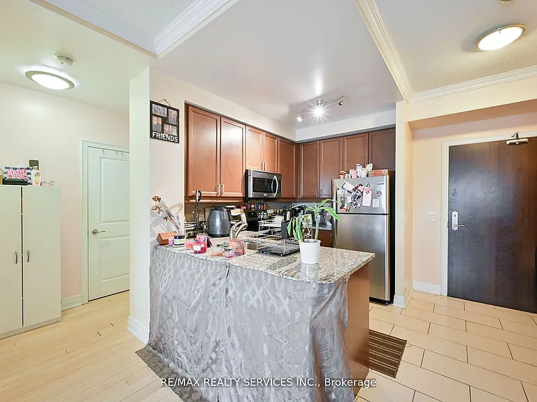 100 John St #405 — Photo 8