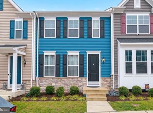 18245 Summit Pointe Dr, Triangle, VA 22172