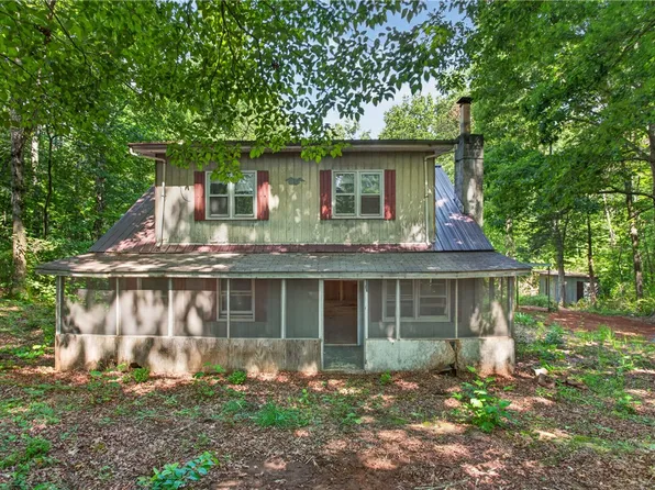1152 Swan Ln, Westminster, SC 29693