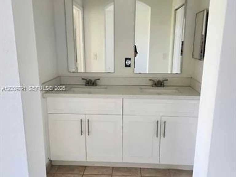 11425 NW 76th Ter #Townhouse 11425 — Photo 35
