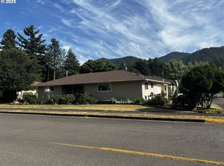47858 W 1st St, Oakridge, OR