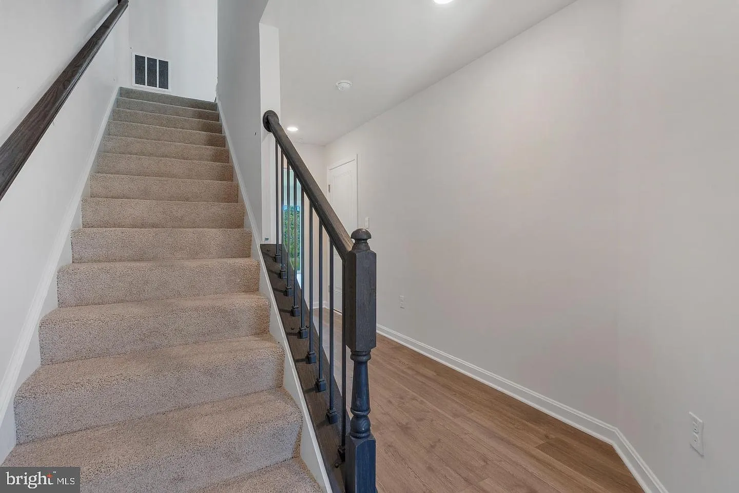 4 bed, 3.5 bath, 1980 sqft, $3,295 — Photo 2