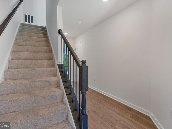 2nd image of 8709 Tavern St