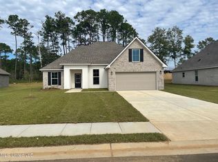 11428 Memphis Cir, Ocean Springs, MS 39564