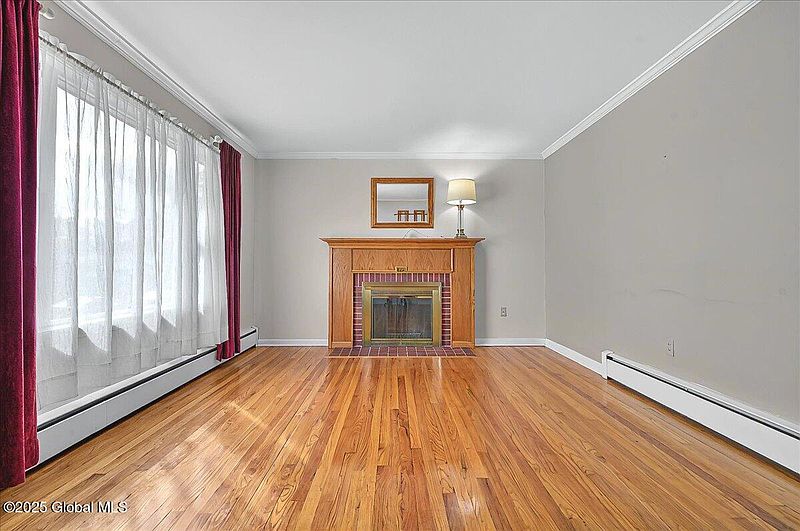 4th image of 160 Garden Street