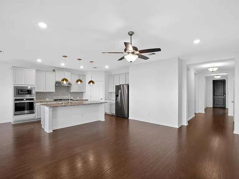108 Meadow Wood Cv — Photo 2