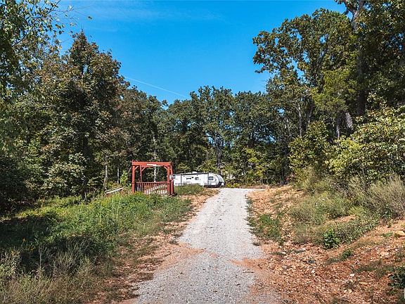 5th image of 11046 Rogue Creek Rd