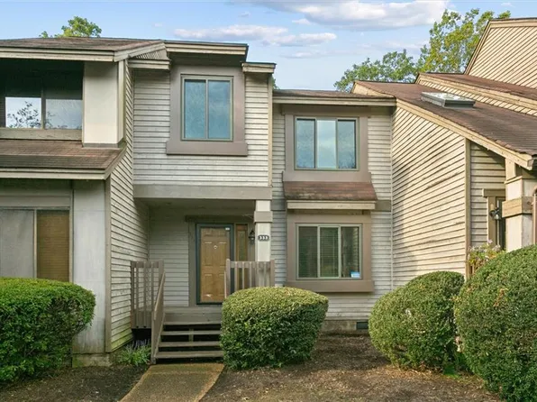 333 Bridgewater Dr, Newport News, VA 23603