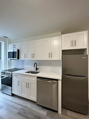 Rented by Peter R. Hungerford, LREB | media 3