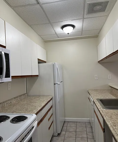 Monument Place Apartments — Photo 9