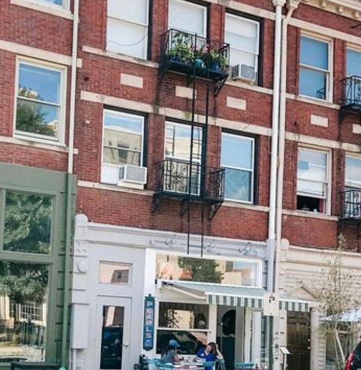 2nd image of 131 N Limestone #4