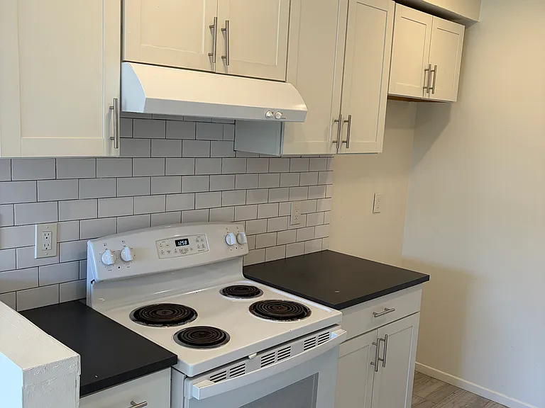 3820 Mentone Ave #6 — Photo 3