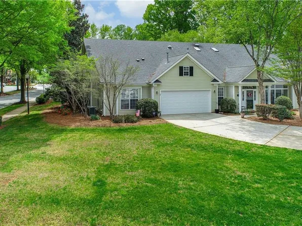 6601 Daniel Pierce Dr, Greensboro, NC 27410