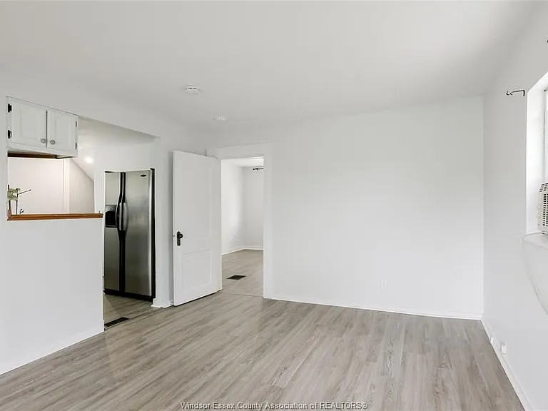 1453 Marentette Ave #UPPER — Photo 12