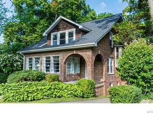 11 Maple St, Hartsdale, NY 10530