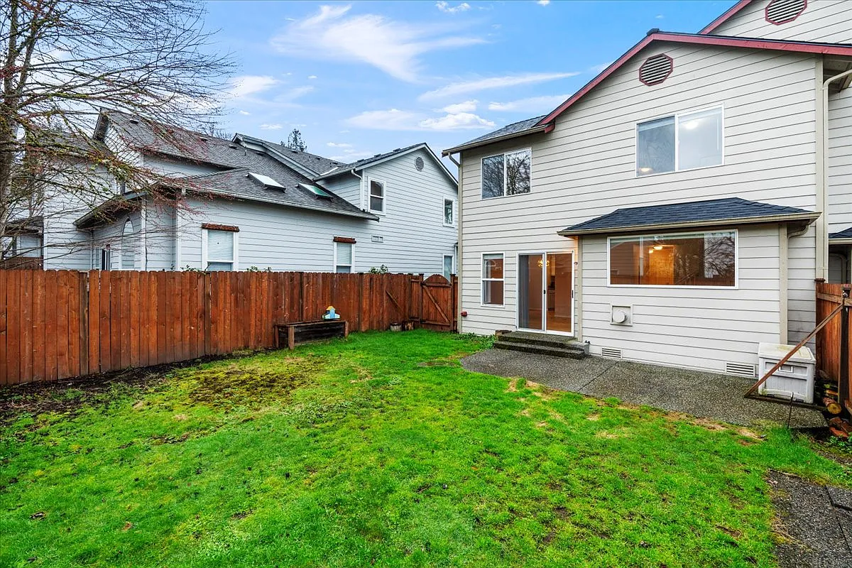 3 bed, 2.5 bath, 1568 sqft, $3,200 — Photo 4