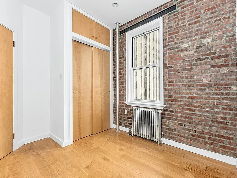 75 Baxter St #1 — Photo 4