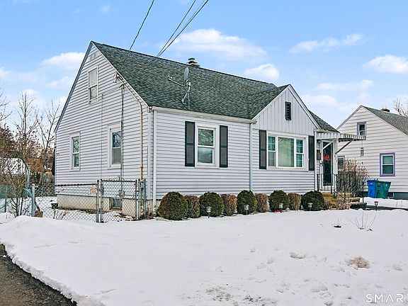 3rd image of 424 Circular Avenue