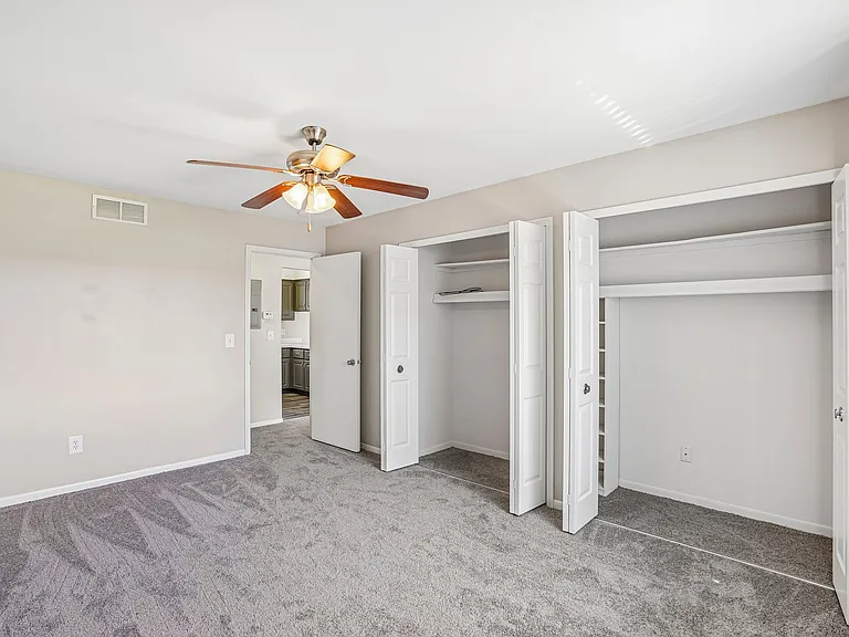 Rivercrest Apartments — Photo 109