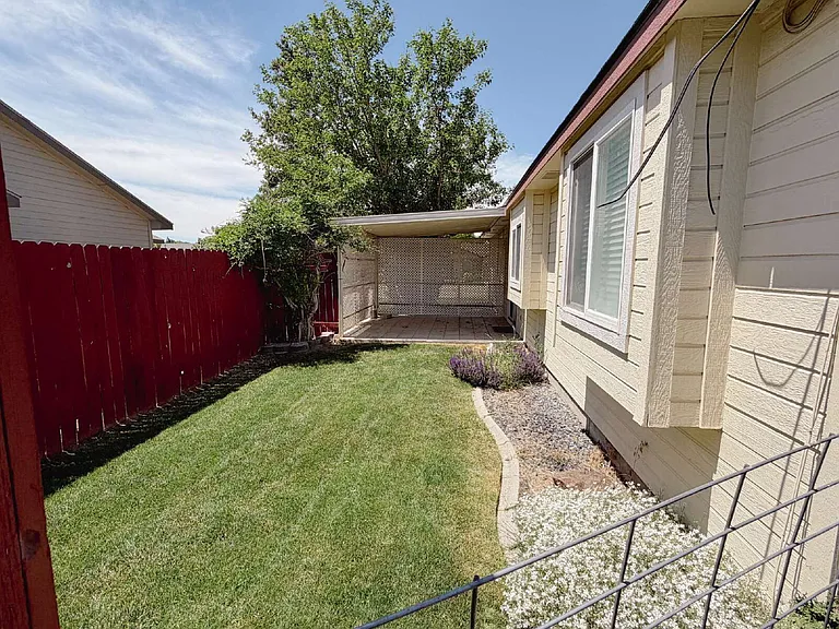 505 Lost Basin Ct — Photo 3