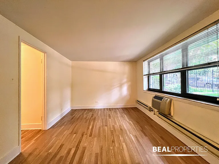 660 West Wrightwood — Photo 11