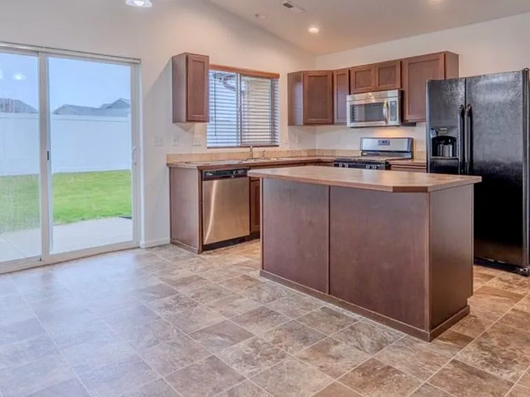4662 W Tramore Dr — Photo 9